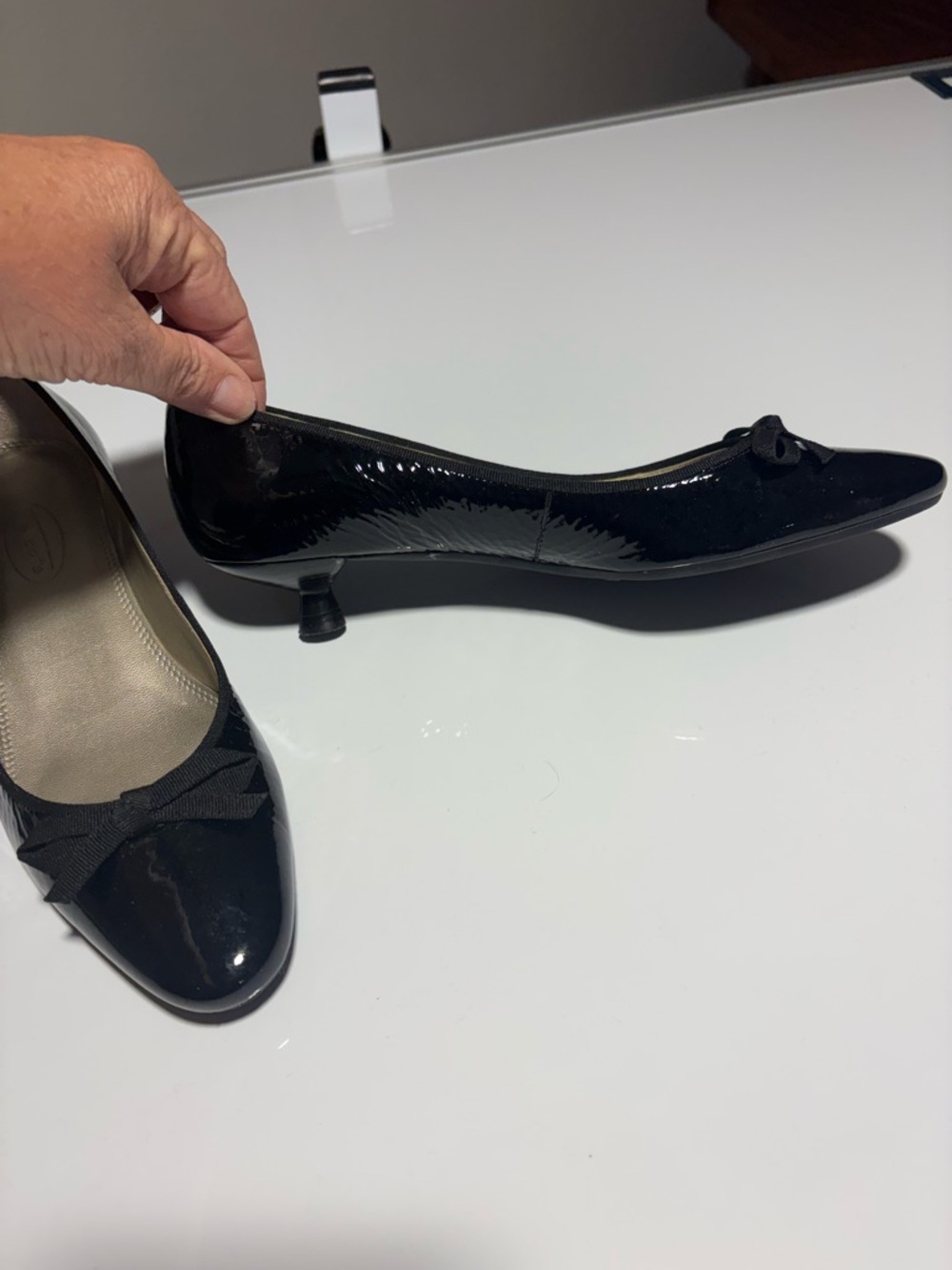 TALBOTS Classic Black Leather Patent Low Heel Ballet Pumps womens new7M - Picture 2 of 4